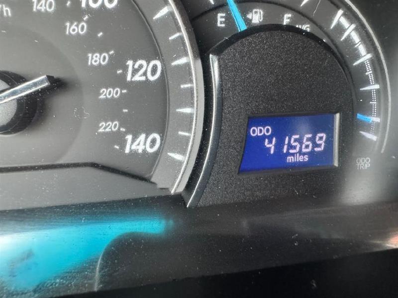 2015 Toyota Camry LE - Photo 22