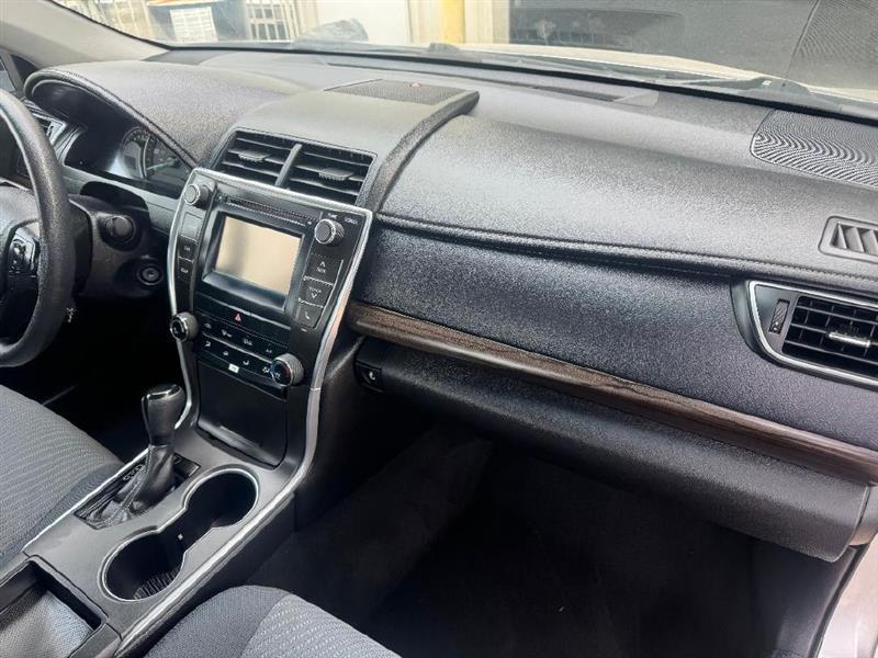 2015 Toyota Camry LE - Photo 28