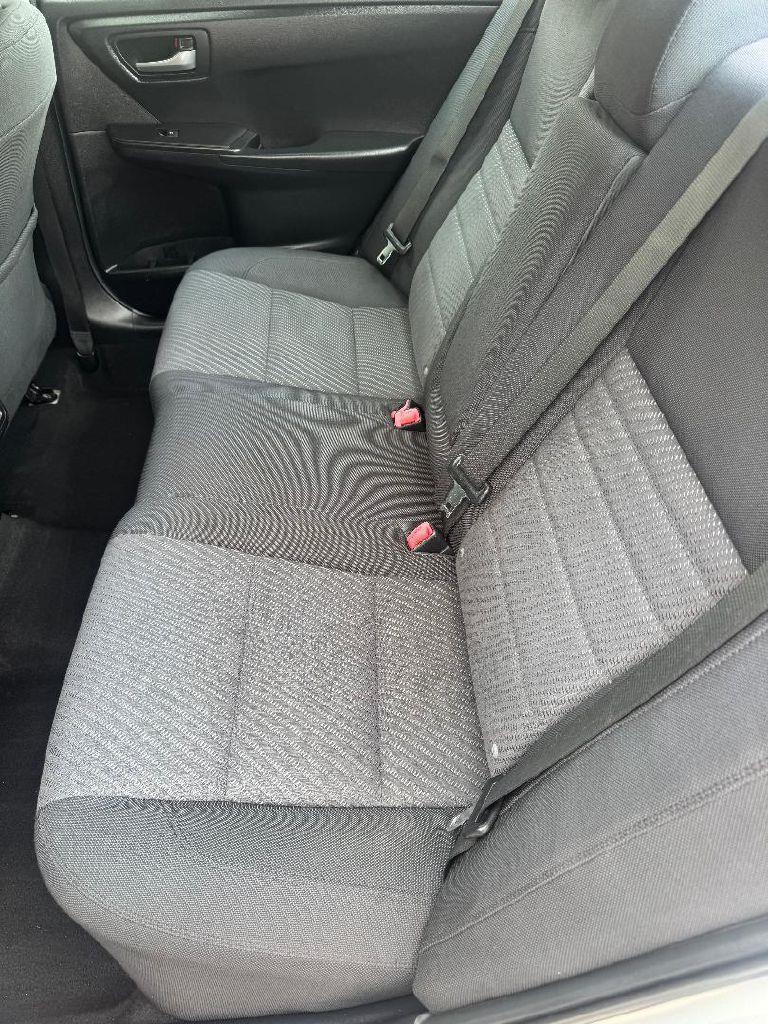 2015 Toyota Camry LE - Photo 29