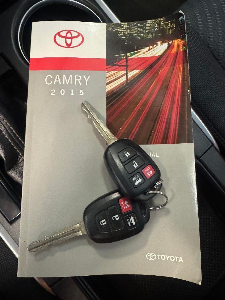 2015 Toyota Camry LE - Photo 39