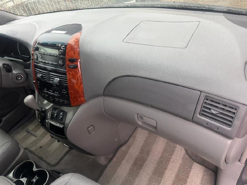 Toyota Sienna XLE FWD 2008