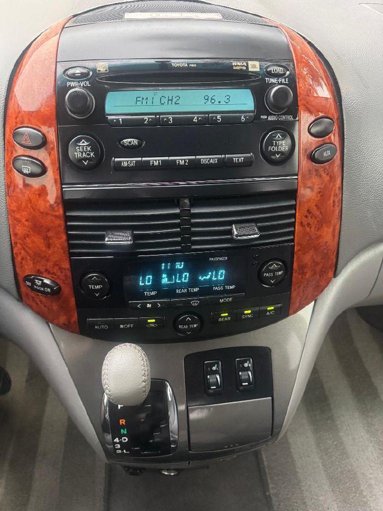 Toyota Sienna XLE FWD 2008