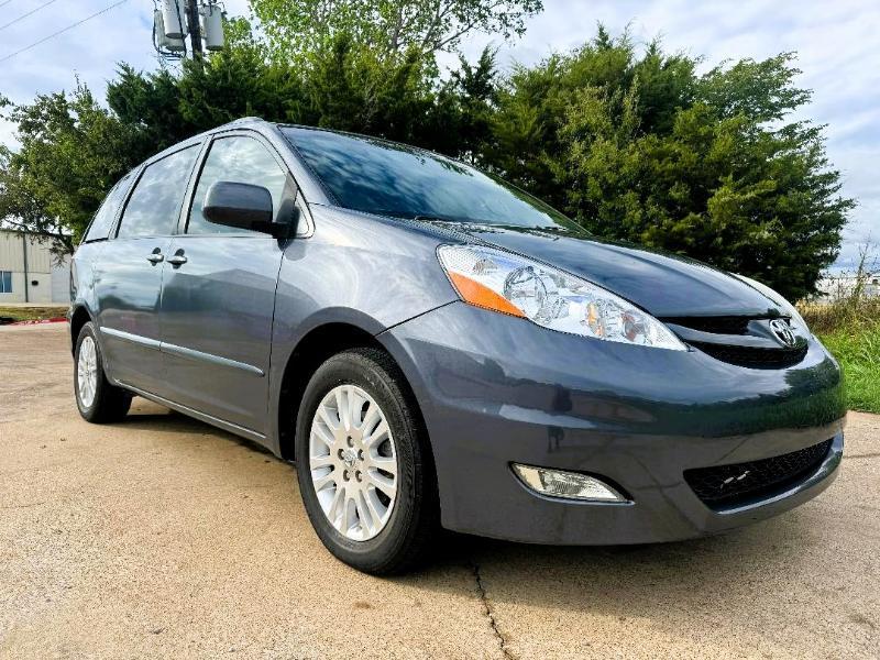 Toyota Sienna XLE FWD 2008
