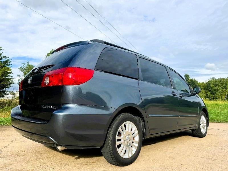 Toyota Sienna XLE FWD 2008