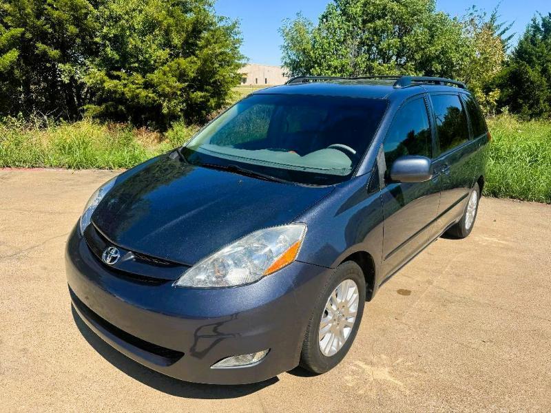 Toyota Sienna XLE FWD 2008
