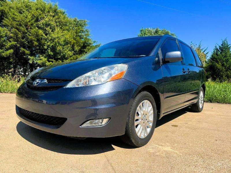 Toyota Sienna XLE FWD 2008