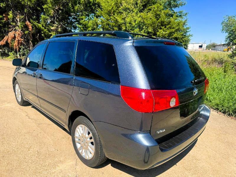 Toyota Sienna XLE FWD 2008
