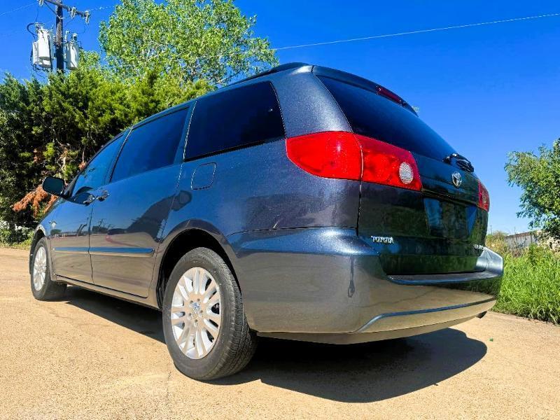 Toyota Sienna XLE FWD 2008