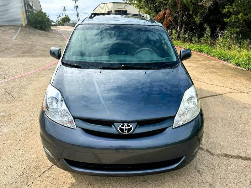 Toyota Sienna XLE FWD 2008