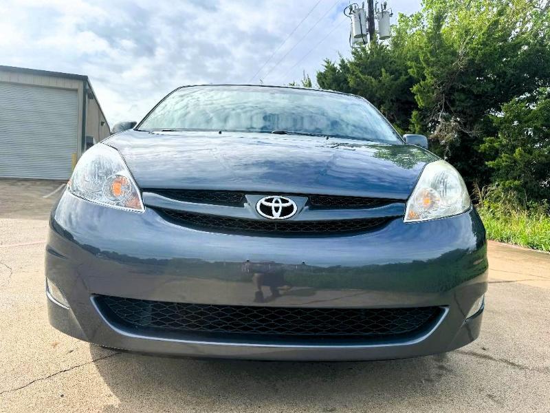 Toyota Sienna XLE FWD 2008