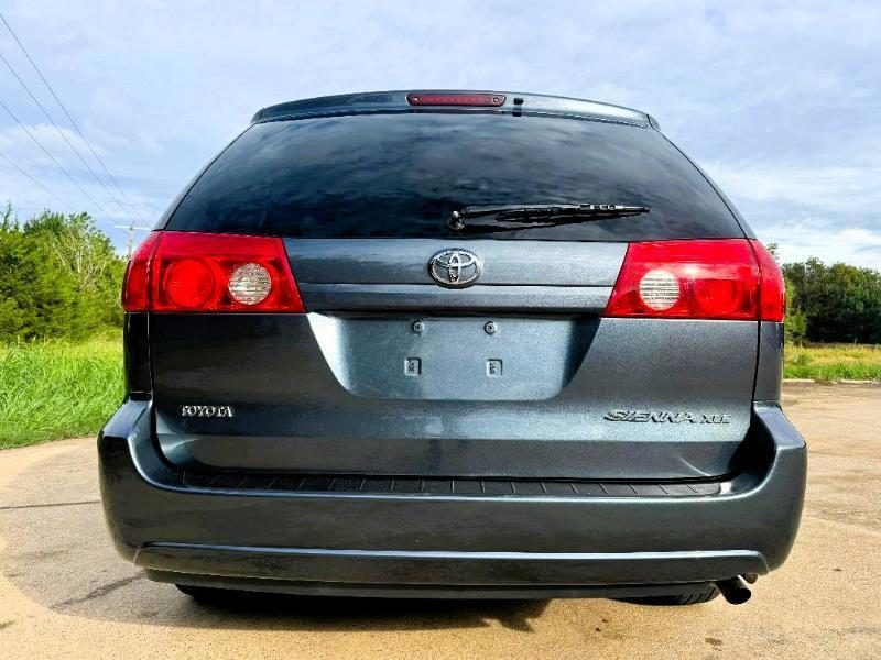 Toyota Sienna XLE FWD 2008