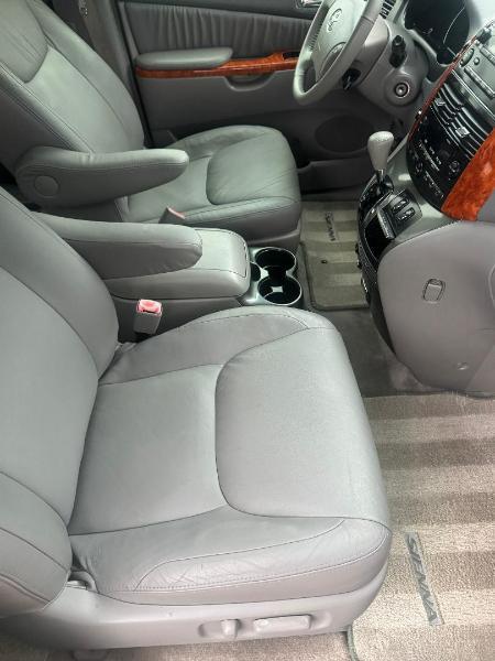 Toyota Sienna XLE FWD 2008