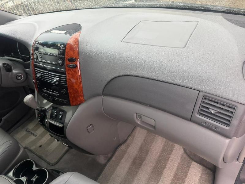 Toyota Sienna XLE FWD 2008