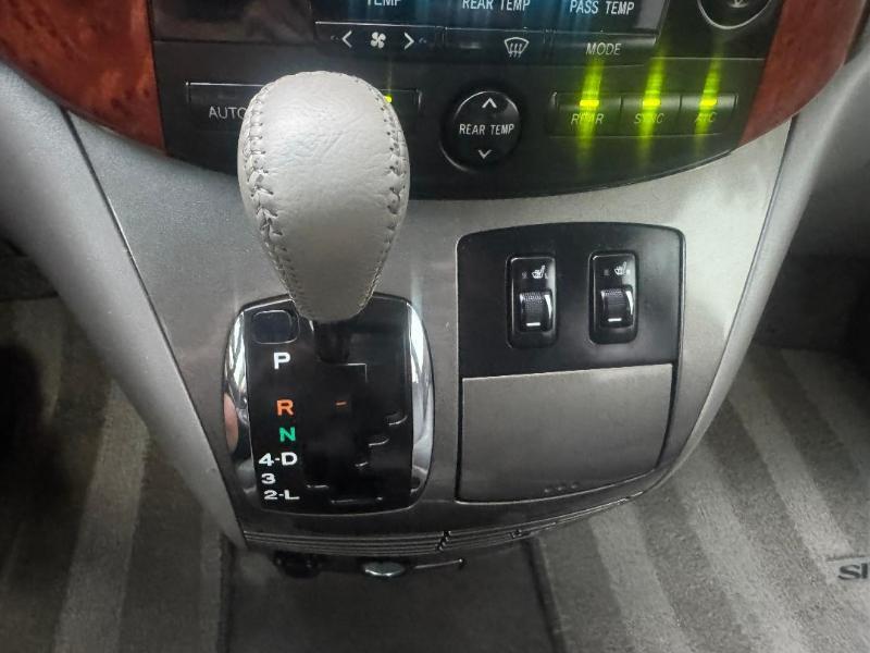 Toyota Sienna XLE FWD 2008