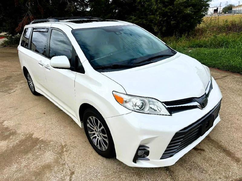Toyota Sienna XLE Premium 5D Wagon 8 Pass 2018