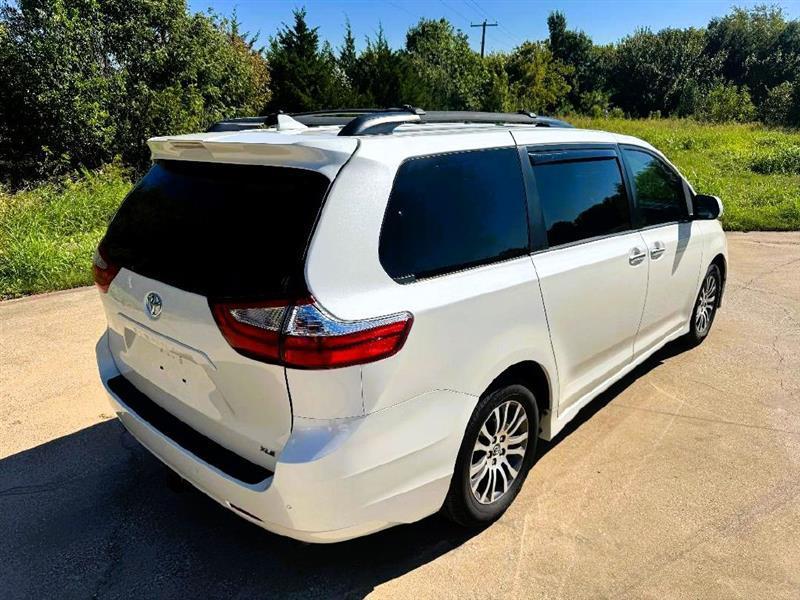 Toyota Sienna XLE Premium 5D Wagon 8 Pass 2018
