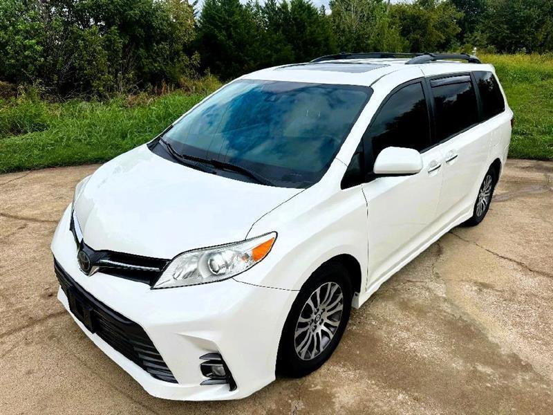 Toyota Sienna XLE Premium 5D Wagon 8 Pass 2018