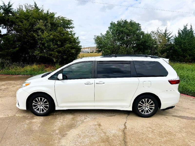 Toyota Sienna XLE Premium 5D Wagon 8 Pass 2018
