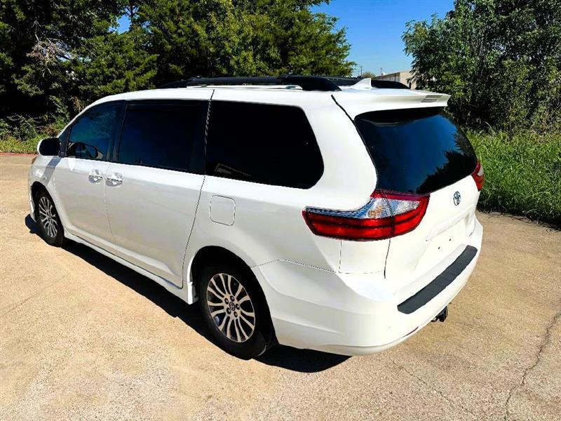 Toyota Sienna XLE Premium 5D Wagon 8 Pass 2018