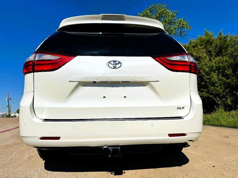 Toyota Sienna XLE Premium 5D Wagon 8 Pass 2018