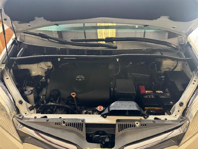 Toyota Sienna XLE Premium 5D Wagon 8 Pass 2018