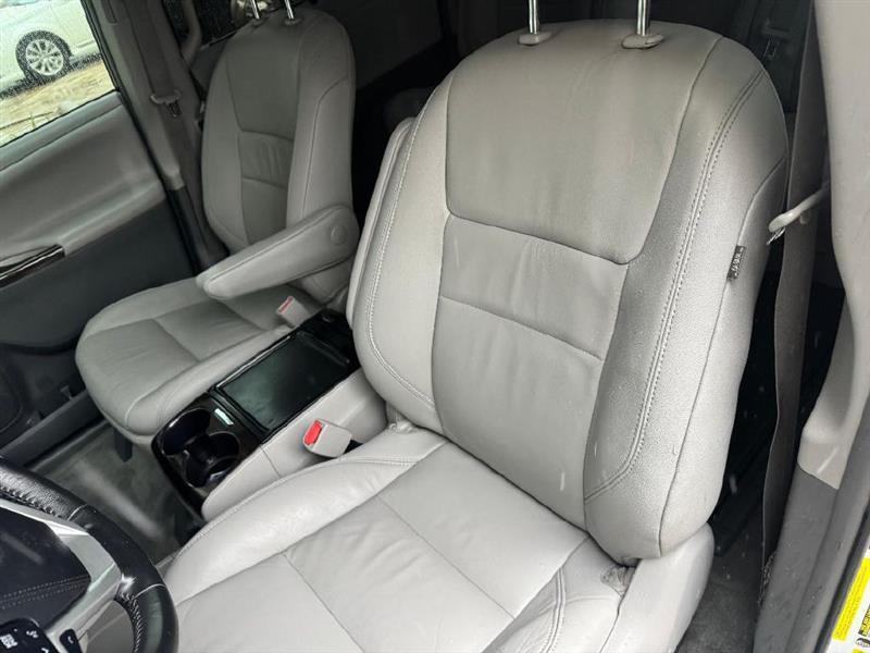 Toyota Sienna XLE Premium 5D Wagon 8 Pass 2018