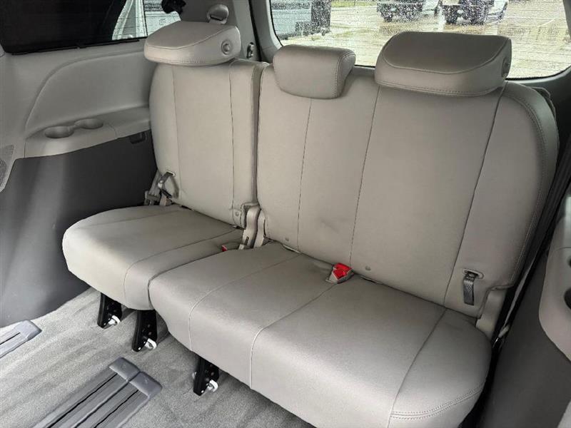 Toyota Sienna XLE Premium 5D Wagon 8 Pass 2018