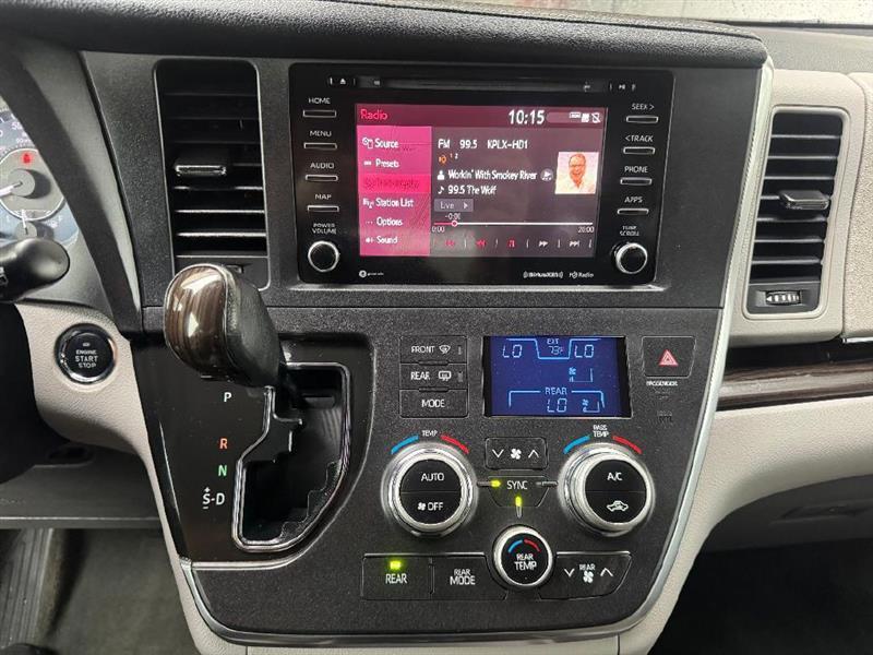 Toyota Sienna XLE Premium 5D Wagon 8 Pass 2018