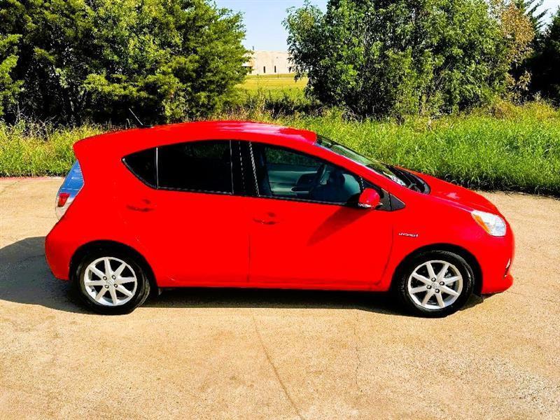 Toyota Prius c Three 2012