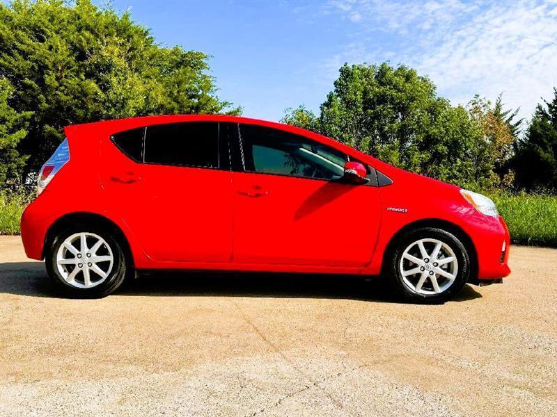 Toyota Prius c Three 2012