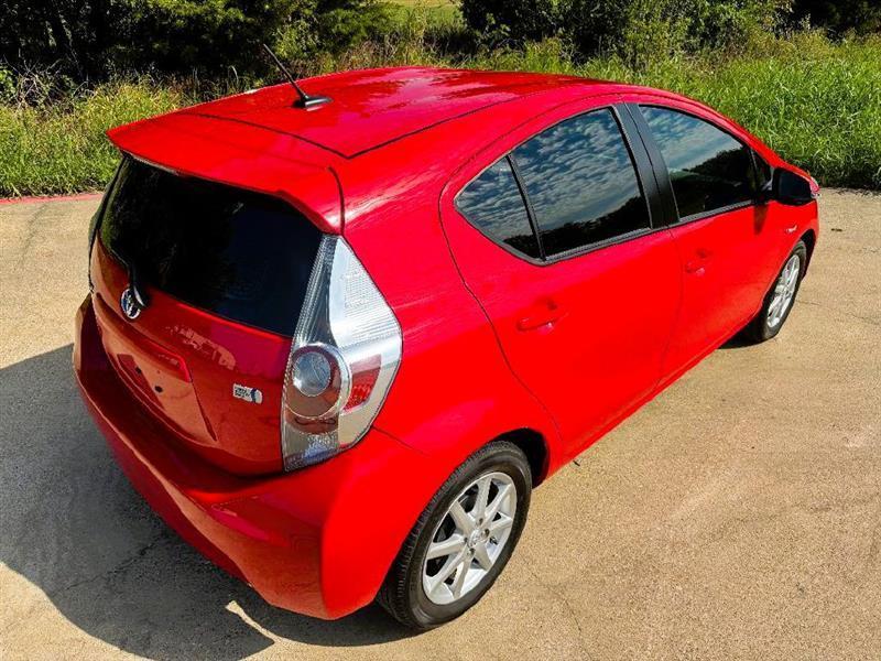 Toyota Prius c Three 2012