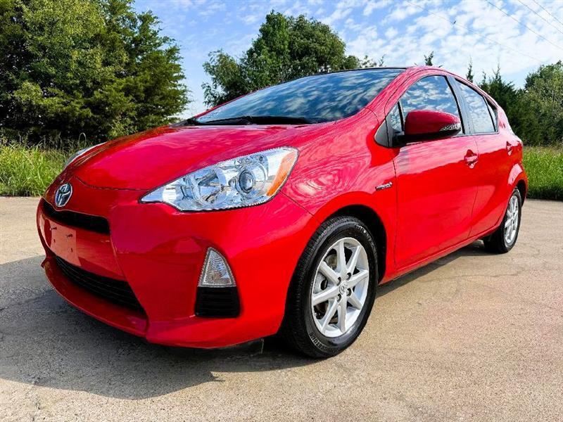 Toyota Prius c Three 2012