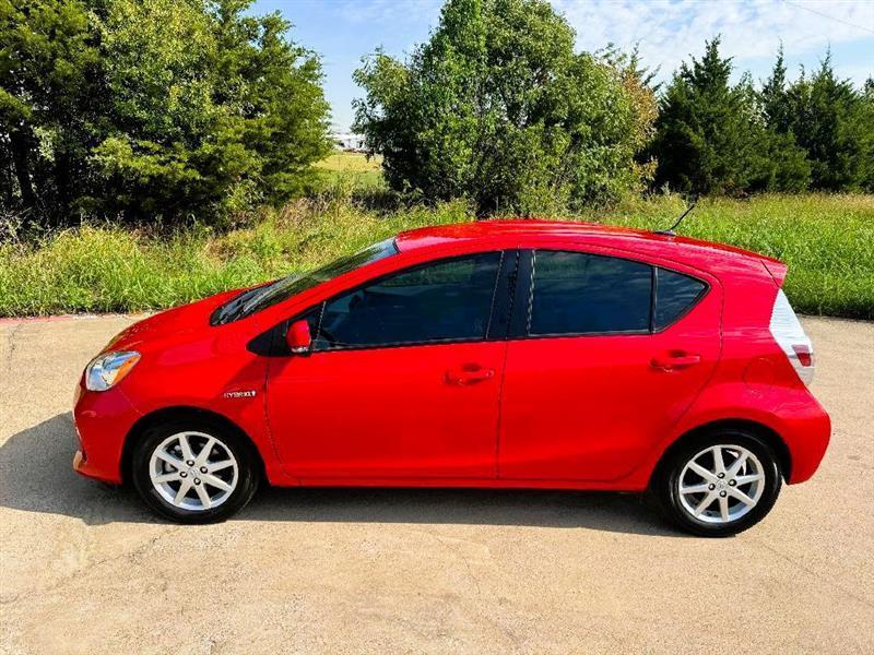 Toyota Prius c Three 2012