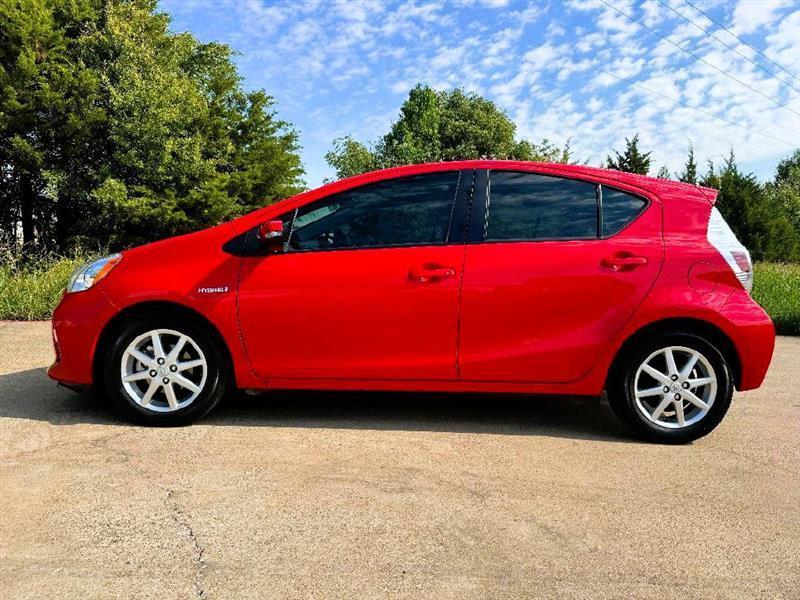 Toyota Prius c Three 2012