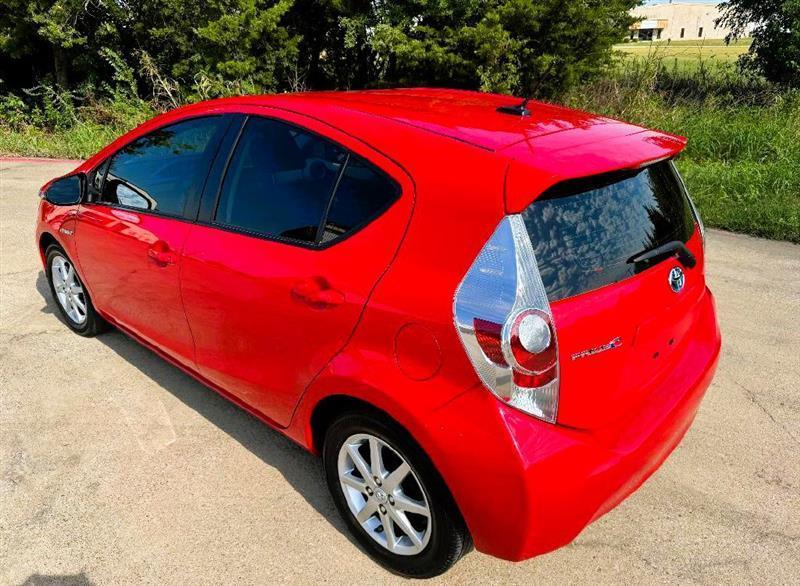 Toyota Prius c Three 2012