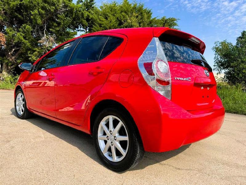 Toyota Prius c Three 2012