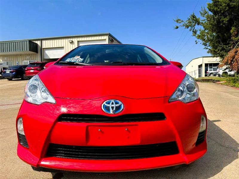 Toyota Prius c Three 2012