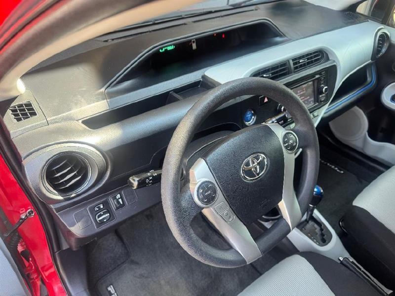 Toyota Prius c Three 2012