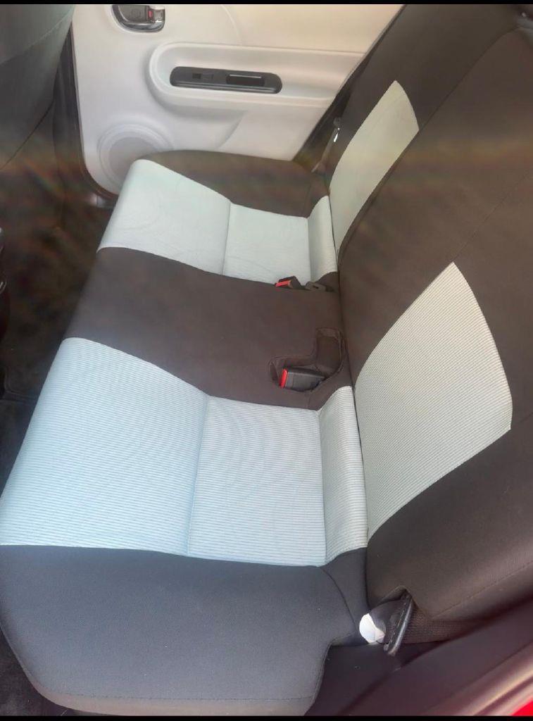 Toyota Prius c Three 2012