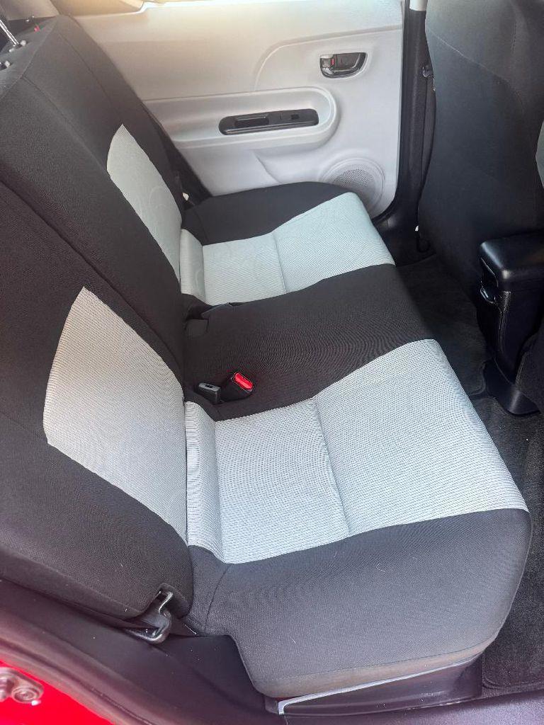 Toyota Prius c Three 2012