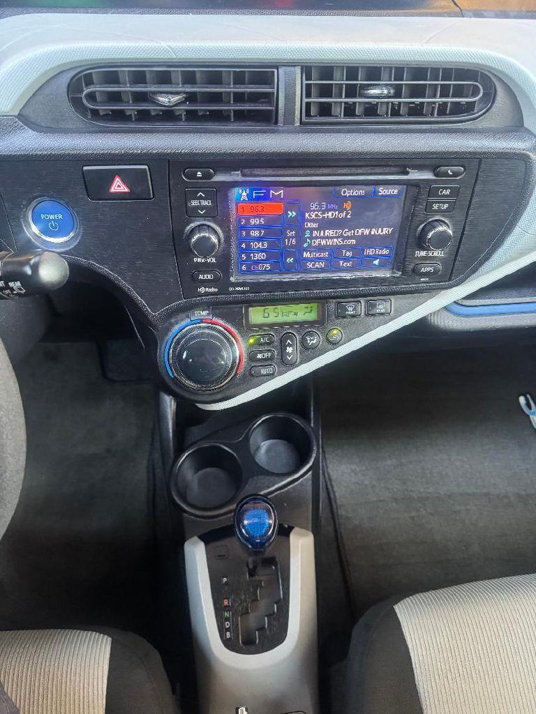 Toyota Prius c Three 2012