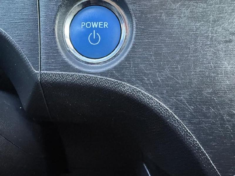 Toyota Prius c Three 2012