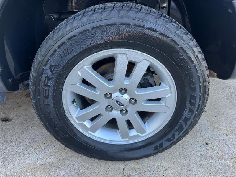 Ford Explorer Sport Trac XLT 4.0L 2WD 2010