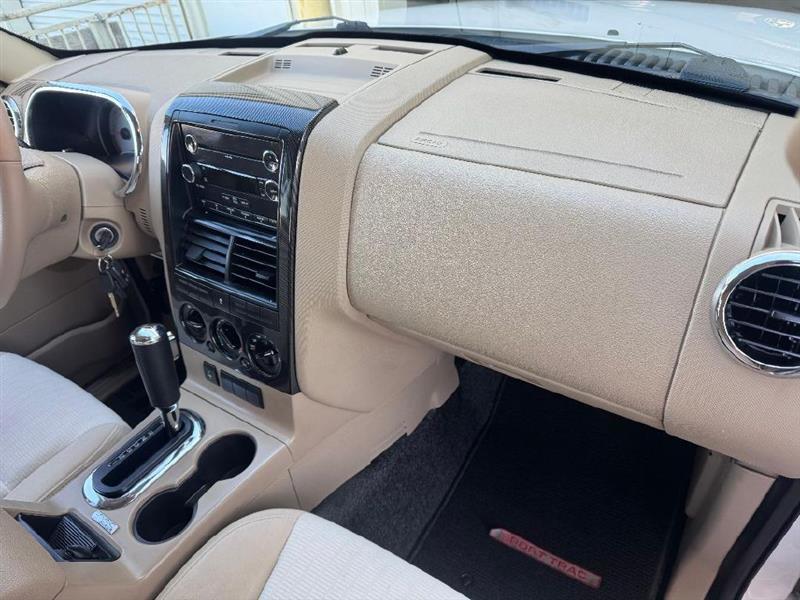 Ford Explorer Sport Trac XLT 4.0L 2WD 2010