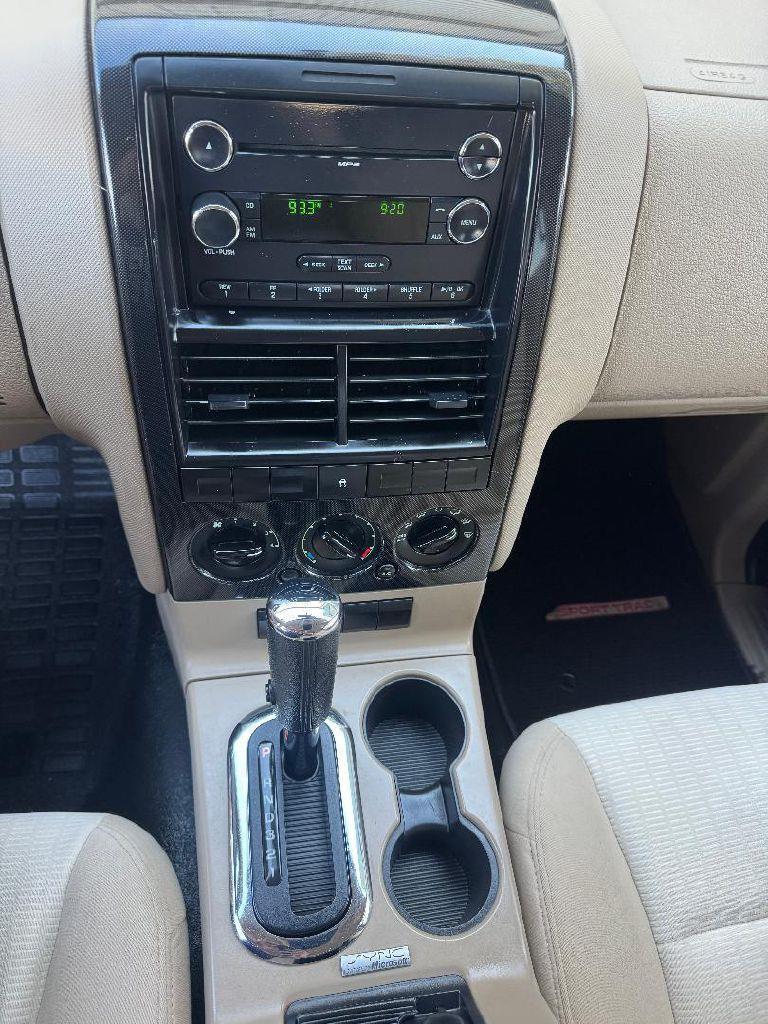 Ford Explorer Sport Trac XLT 4.0L 2WD 2010