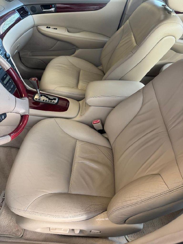 Lexus ES 300 Sedan 2002
