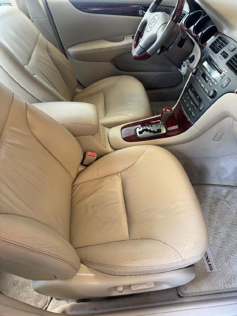 Lexus ES 300 Sedan 2002