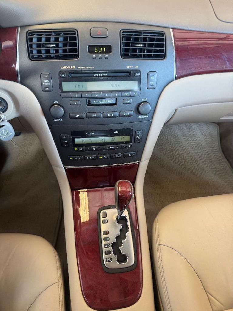 Lexus ES 300 Sedan 2002