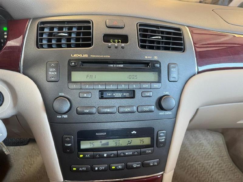 Lexus ES 300 Sedan 2002