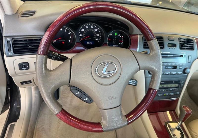 Lexus ES 300 Sedan 2002